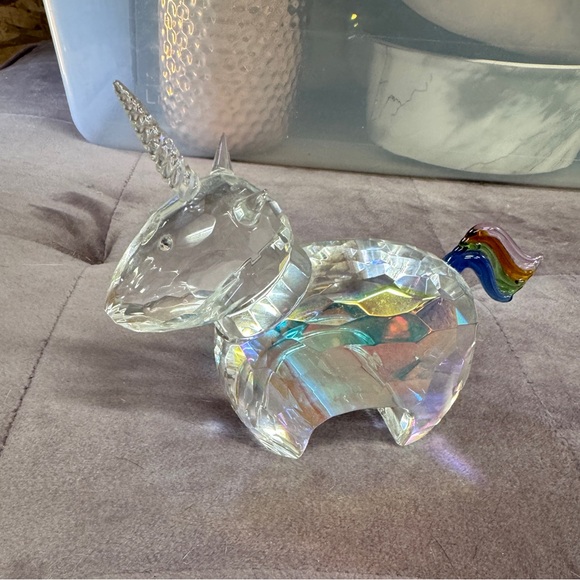 Simon Designs Crystal Unicorn Paper weight - Picture 4 of 4